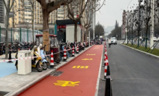 水性聚合物防滑路面价格揭秘：每公斤能涂多少面积？